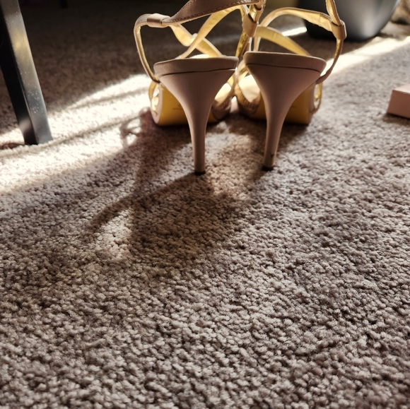 Champagne colored heels by Nina - Picture 3 of 8